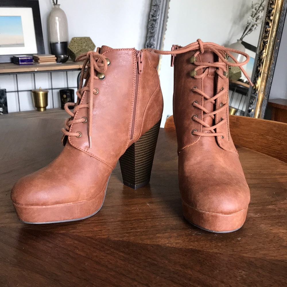 Material girl lace-up platform booties sz 9.5 new